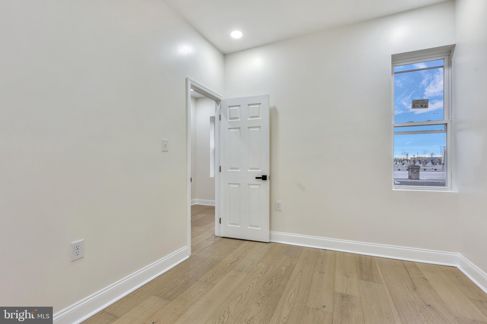 3009 W OXFORD STREET