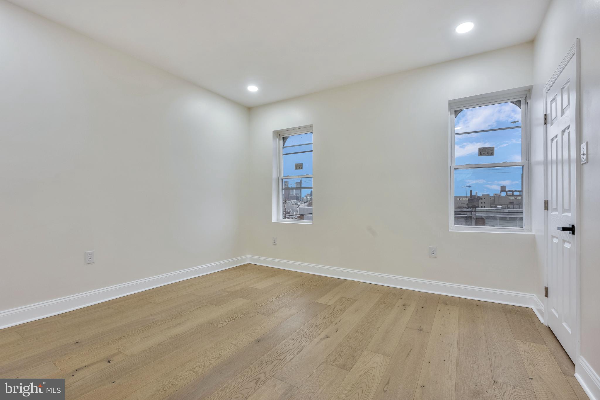 3009 W OXFORD STREET