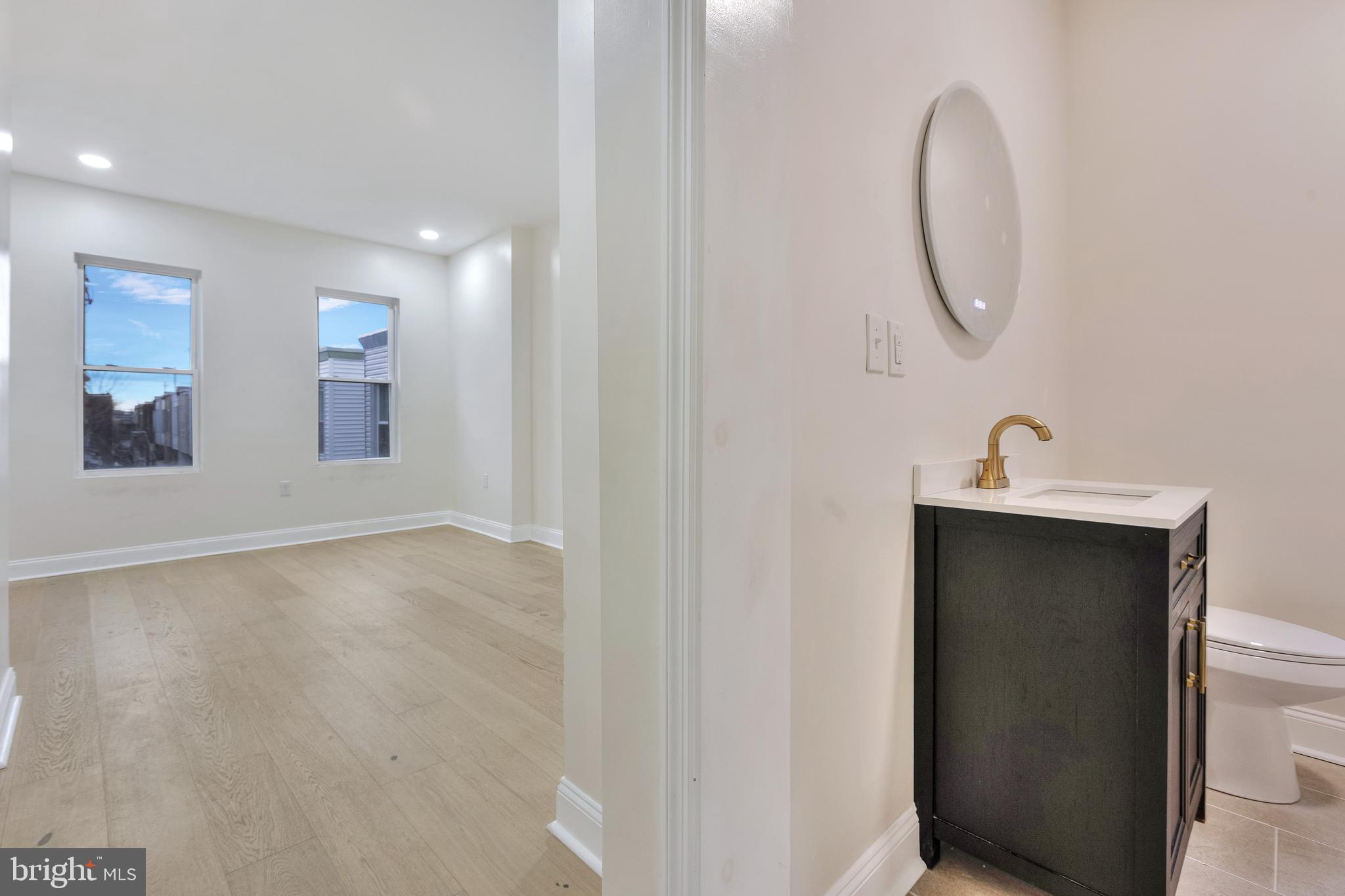 3009 W OXFORD STREET