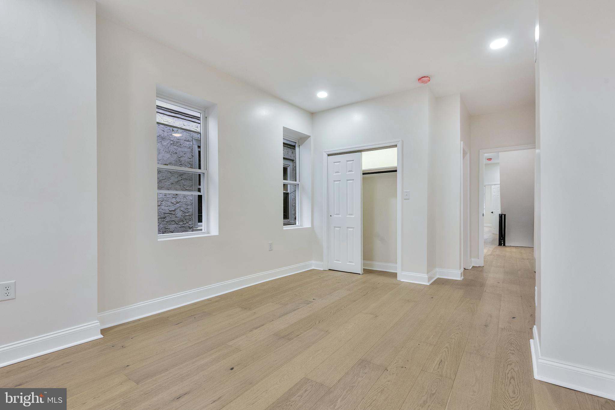 3009 W OXFORD STREET