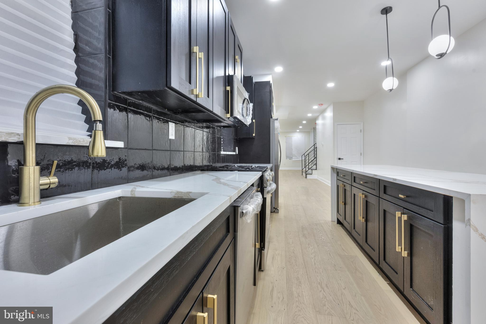 3009 W OXFORD STREET