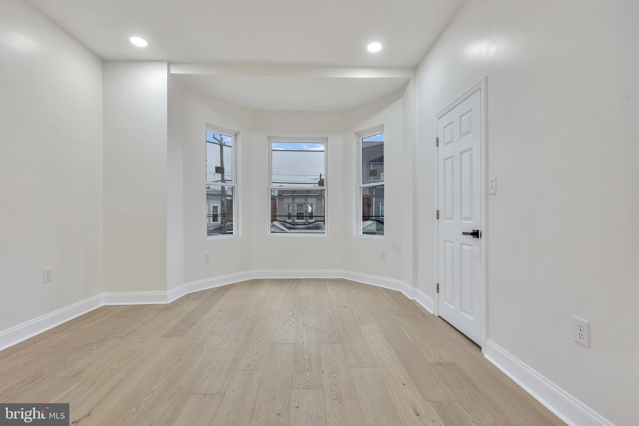 3009 W OXFORD STREET