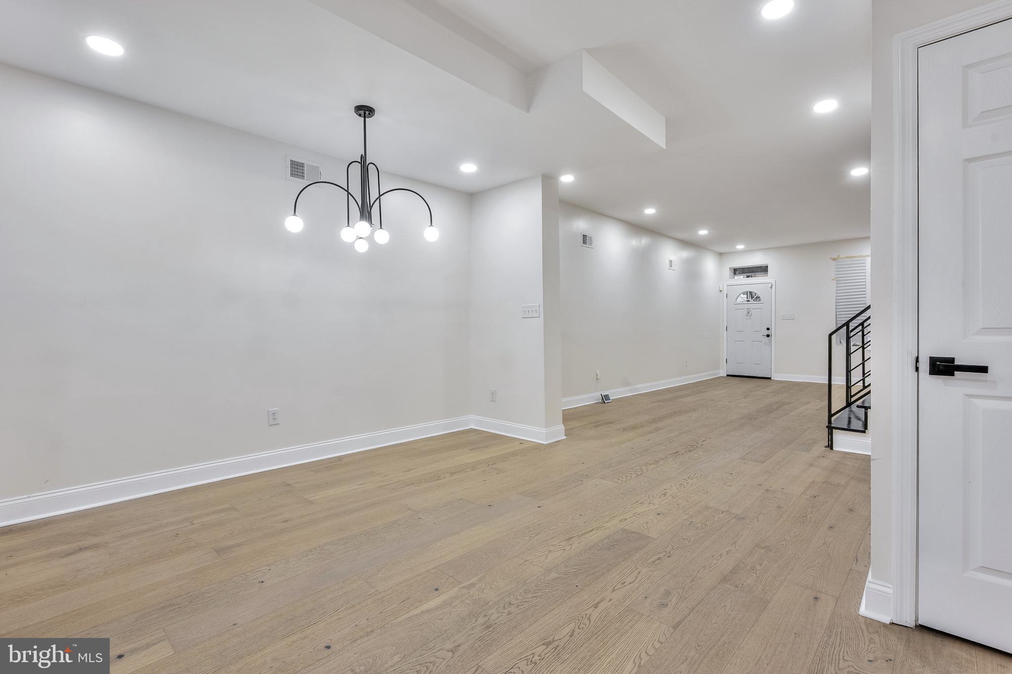 3009 W OXFORD STREET