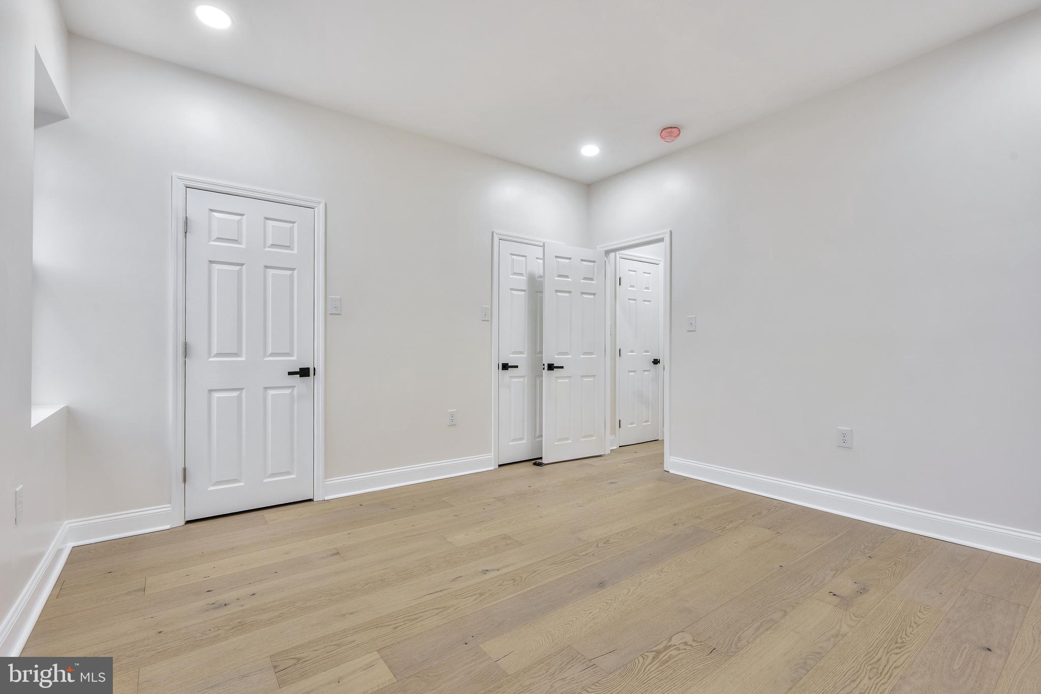 3009 W OXFORD STREET