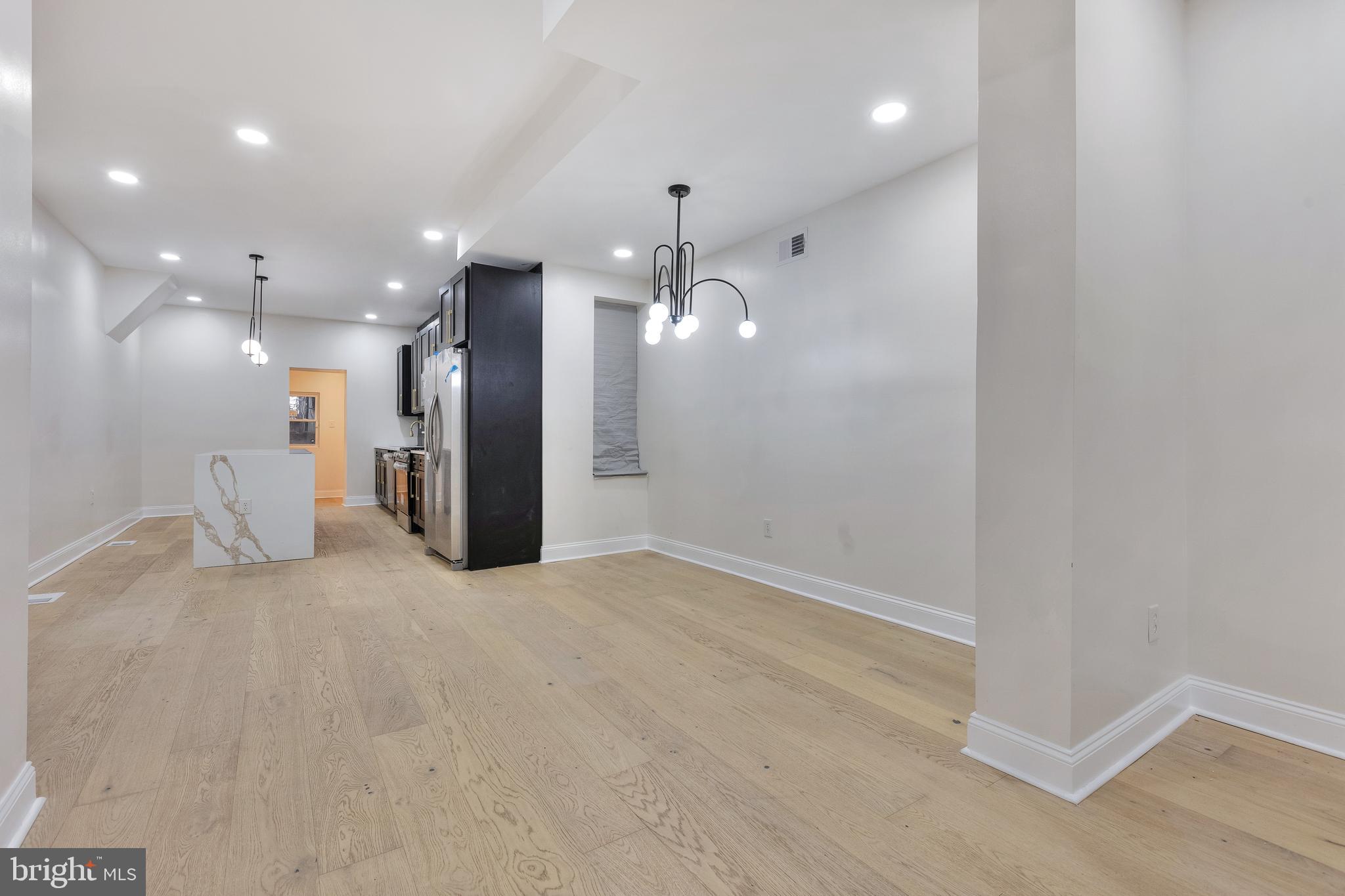 3009 W OXFORD STREET