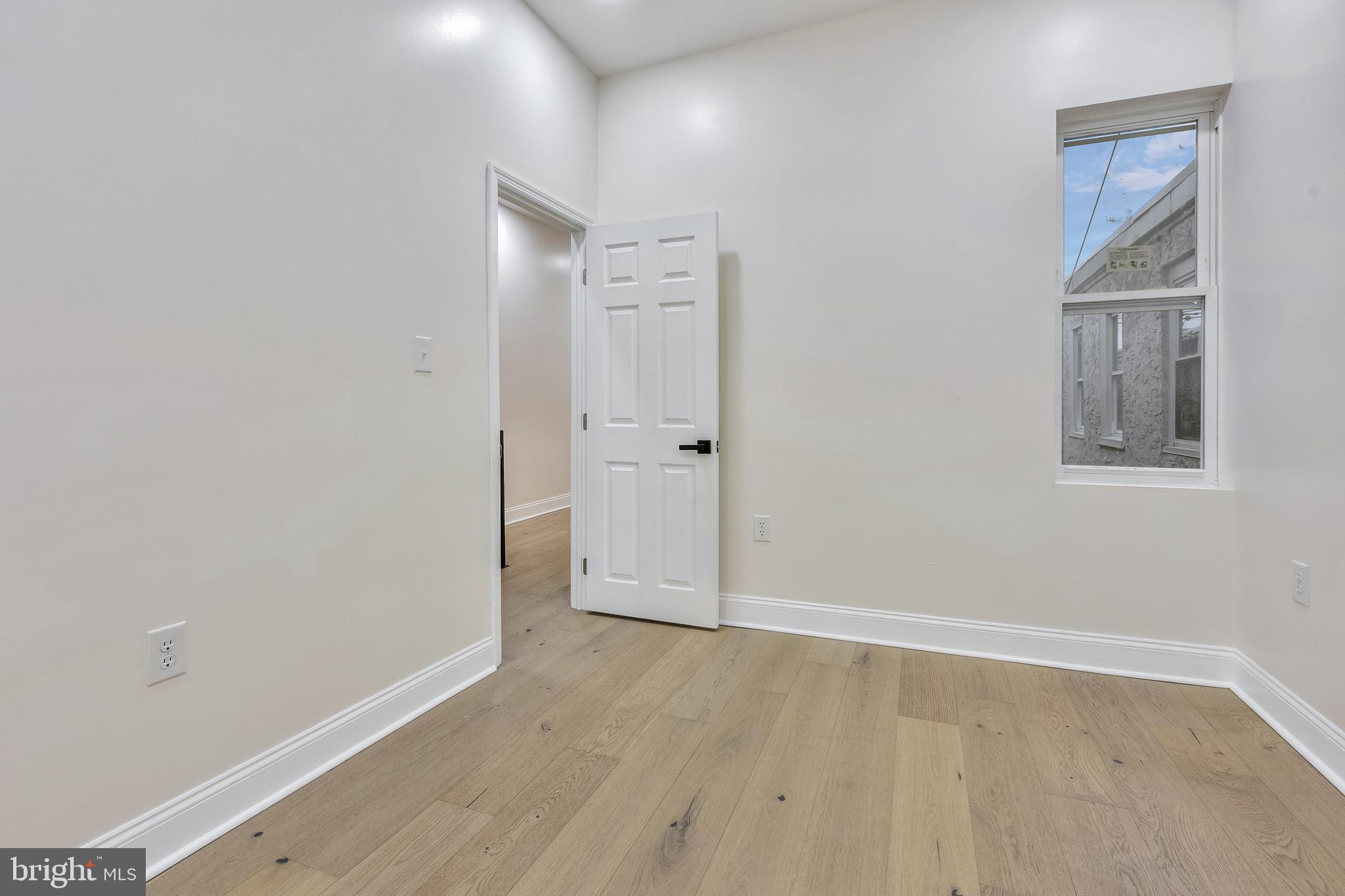 3009 W OXFORD STREET