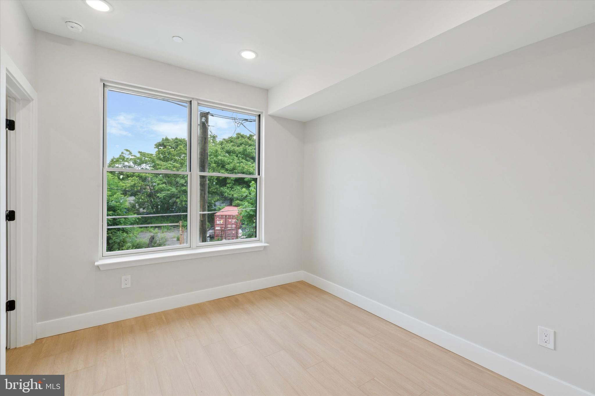 518 W SUSQUEHANNA AVENUE