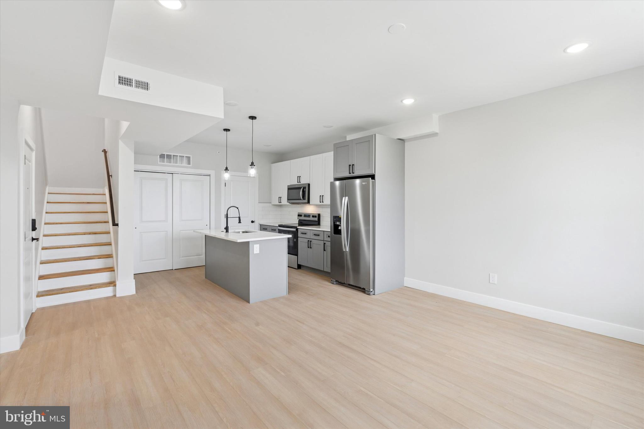 518 W SUSQUEHANNA AVENUE