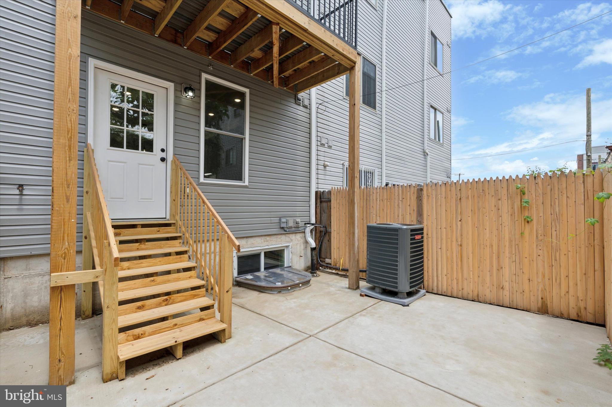 518 W SUSQUEHANNA AVENUE