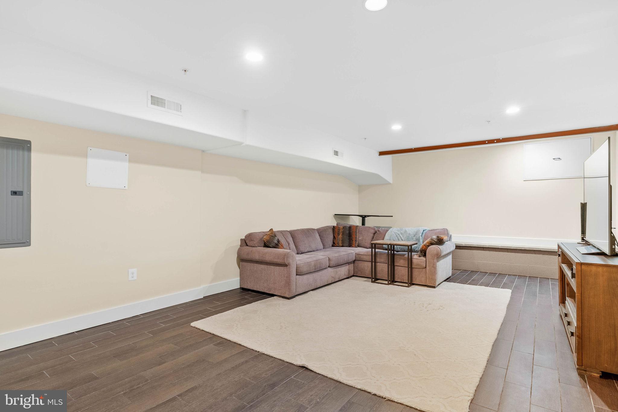 924 S 11TH STREET 101