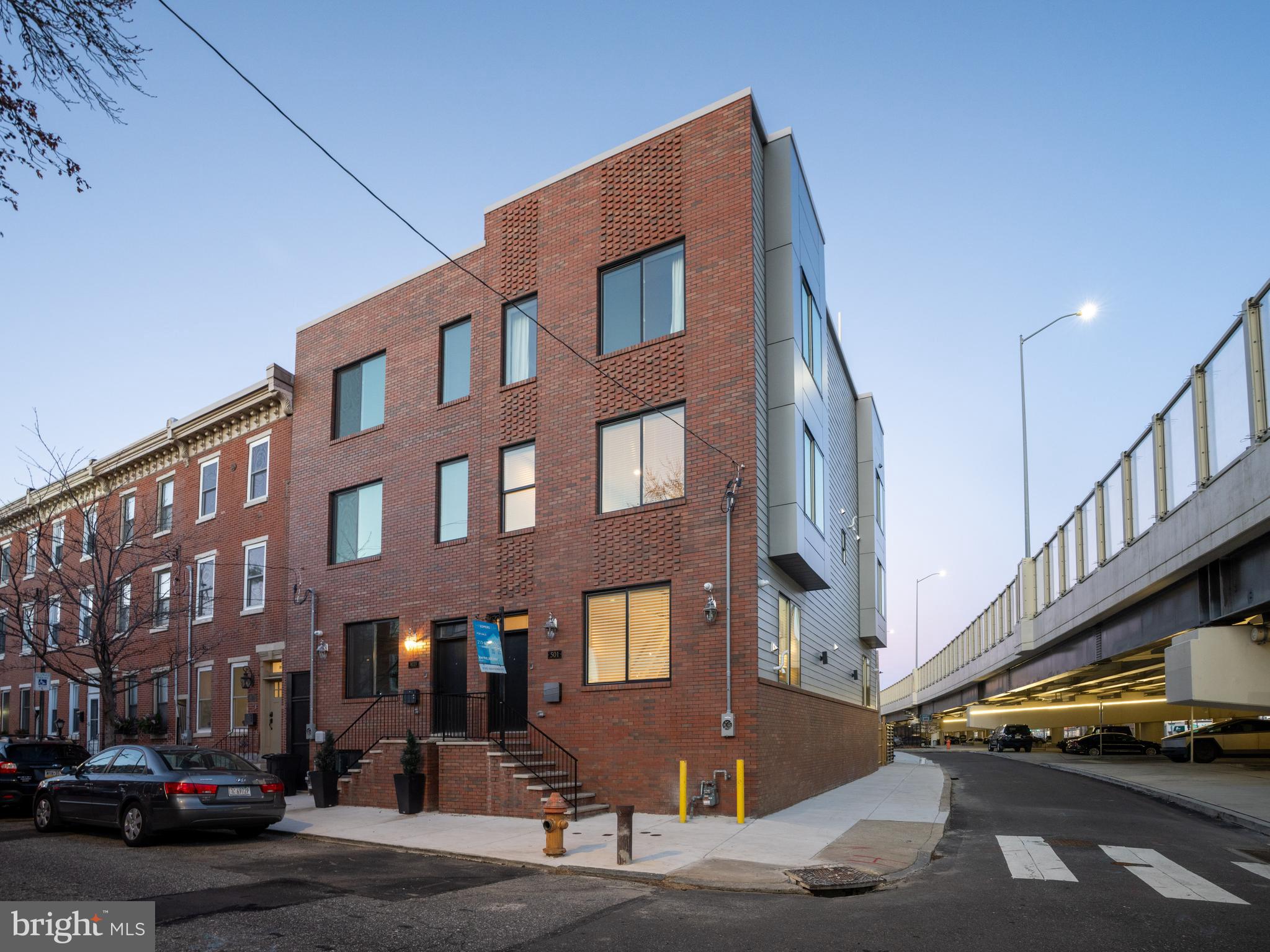 1019 E PALMER STREET