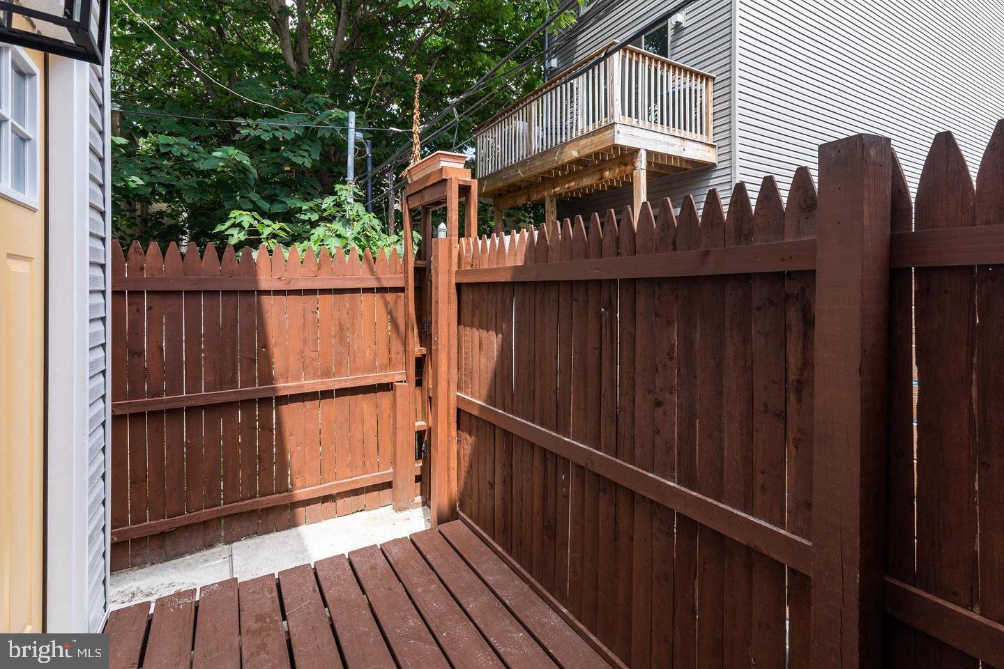 1553 S WOODSTOCK STREET