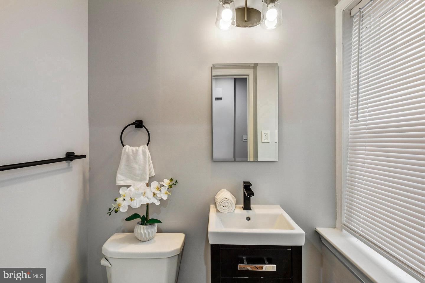 1553 S WOODSTOCK STREET