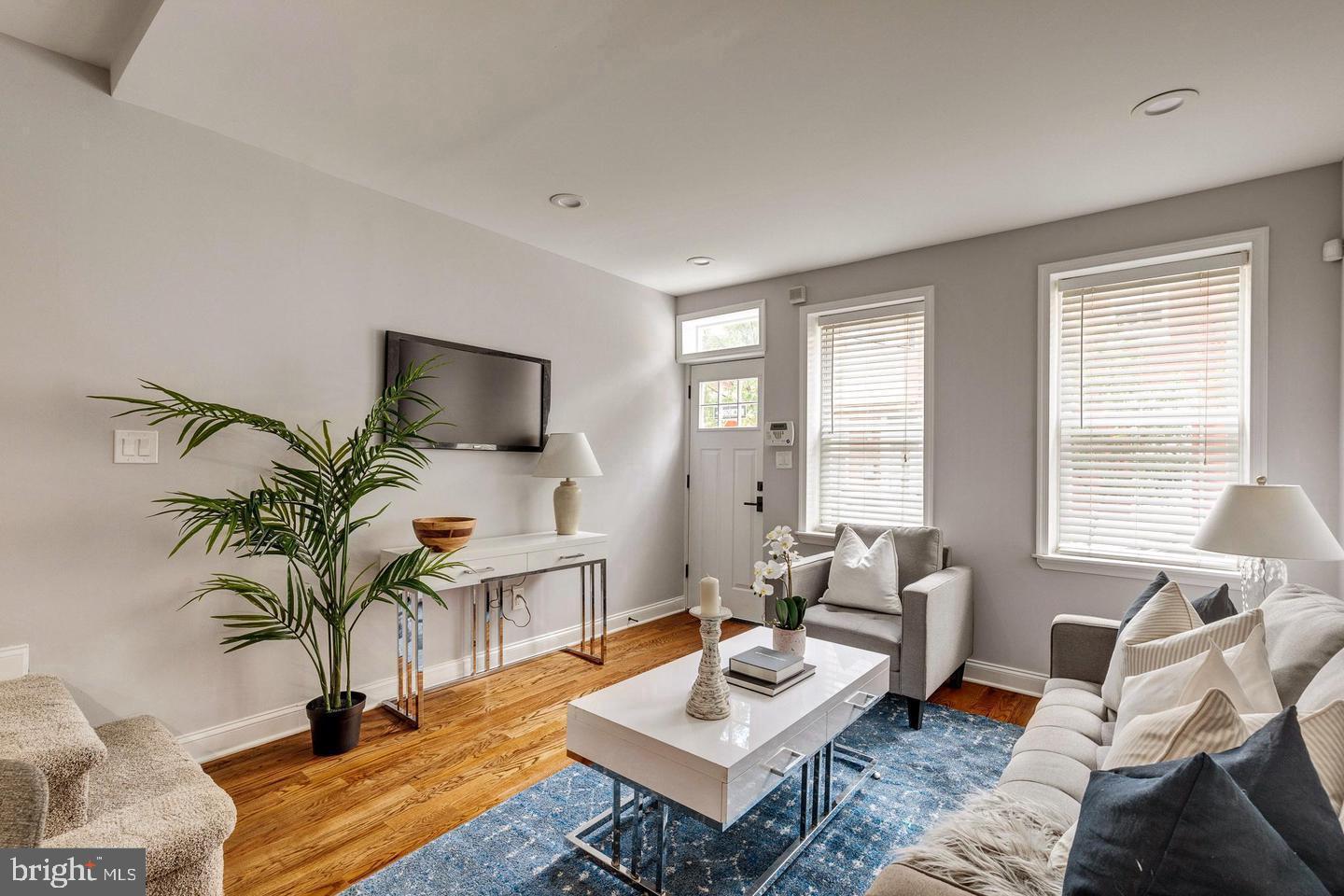 1553 S WOODSTOCK STREET