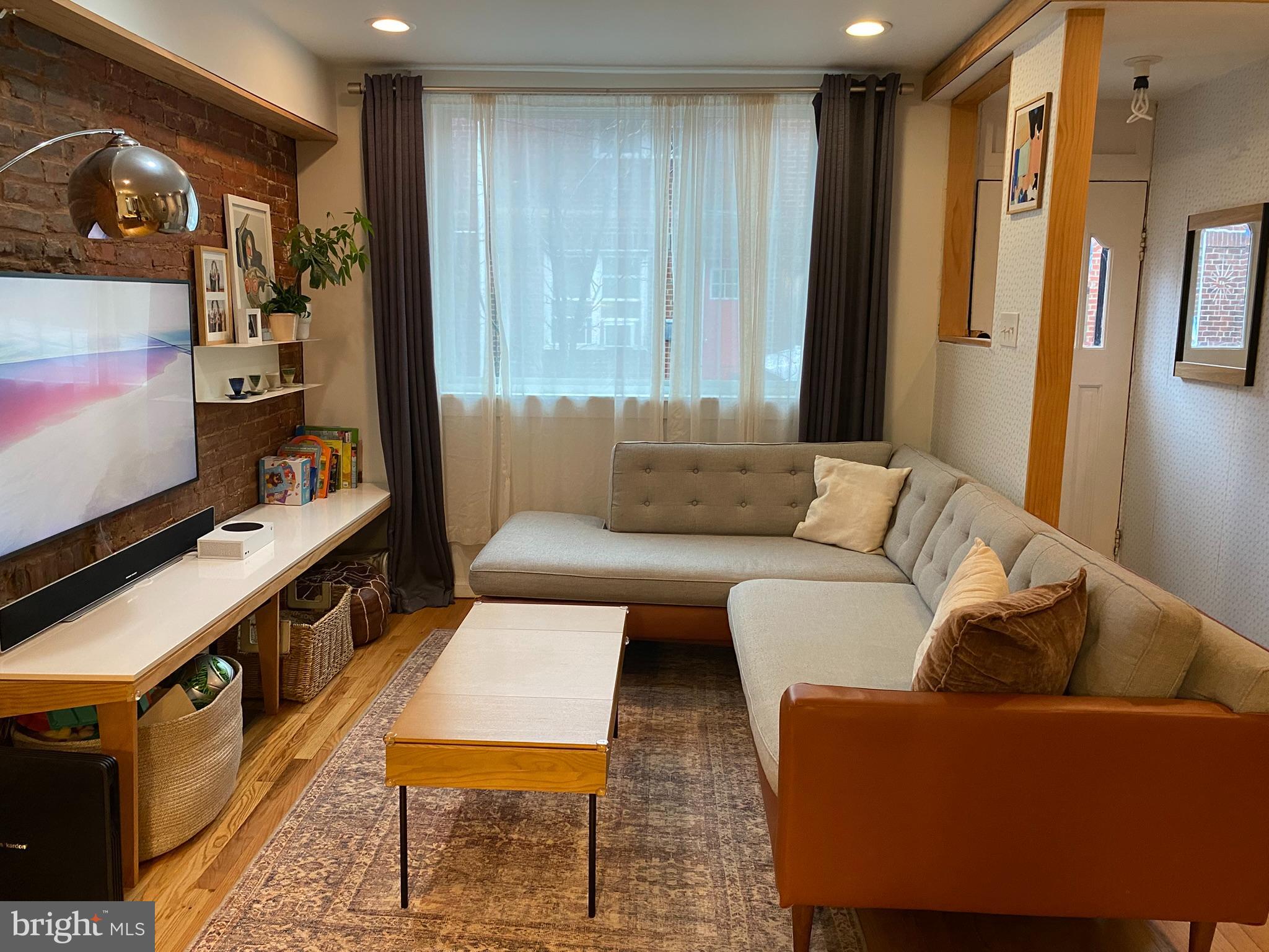 1221 S WARNOCK STREET