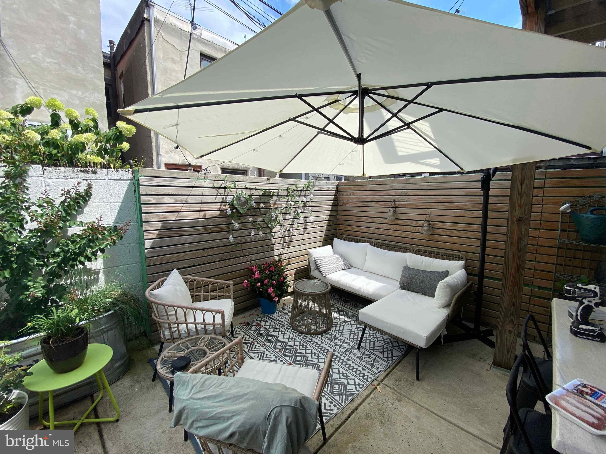 1221 S WARNOCK STREET