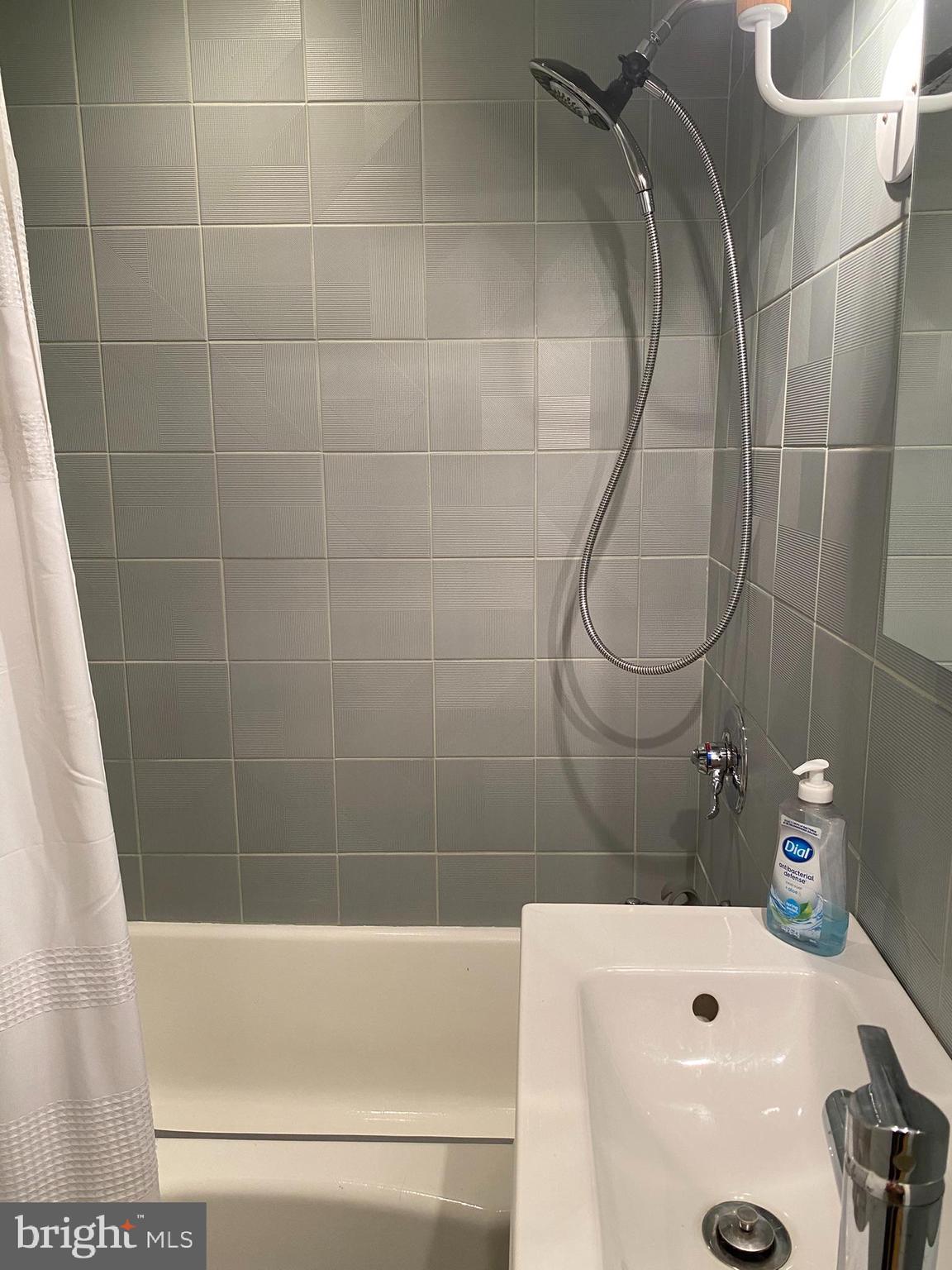 1221 S WARNOCK STREET