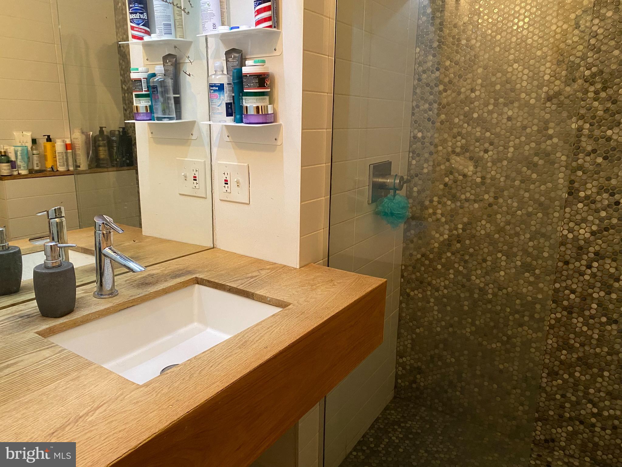 1221 S WARNOCK STREET