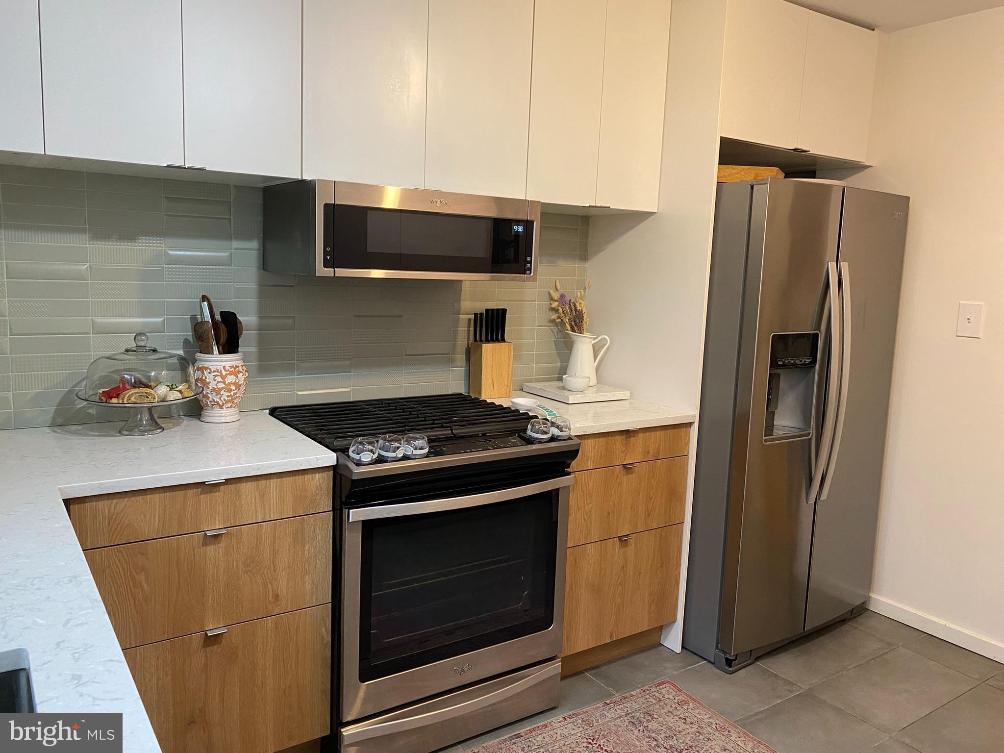 1221 S WARNOCK STREET