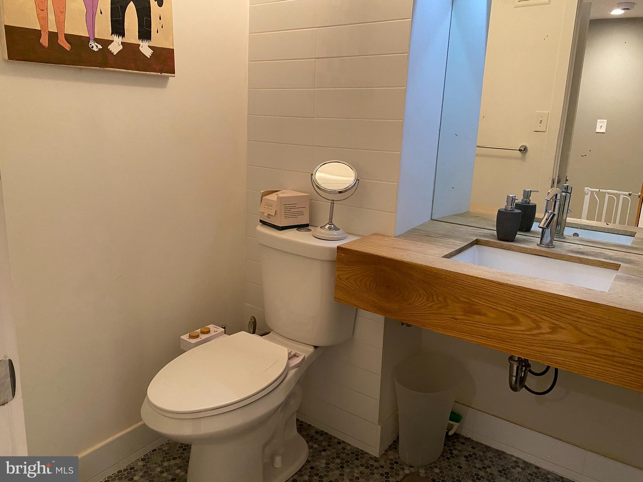 1221 S WARNOCK STREET