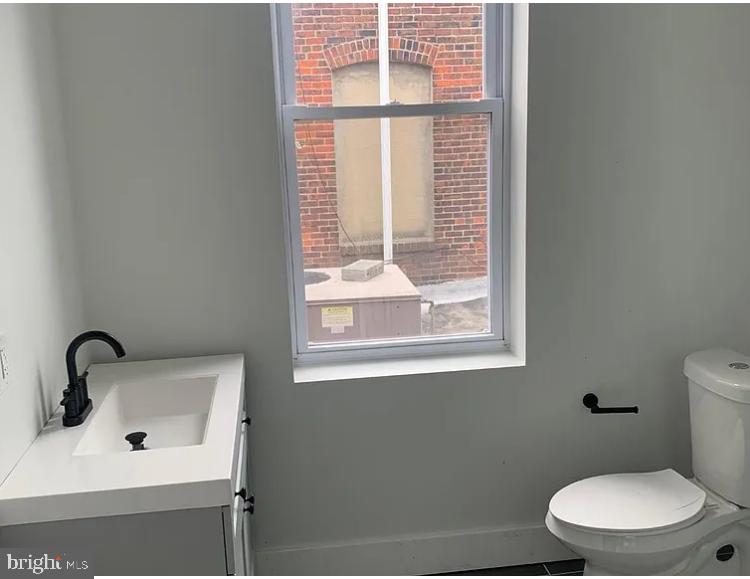 2124 E SOMERSET STREET