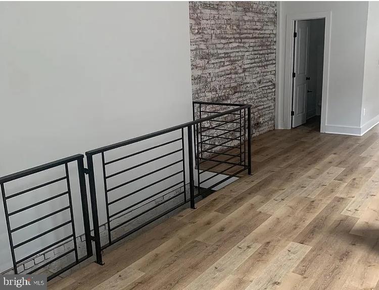 2124 E SOMERSET STREET