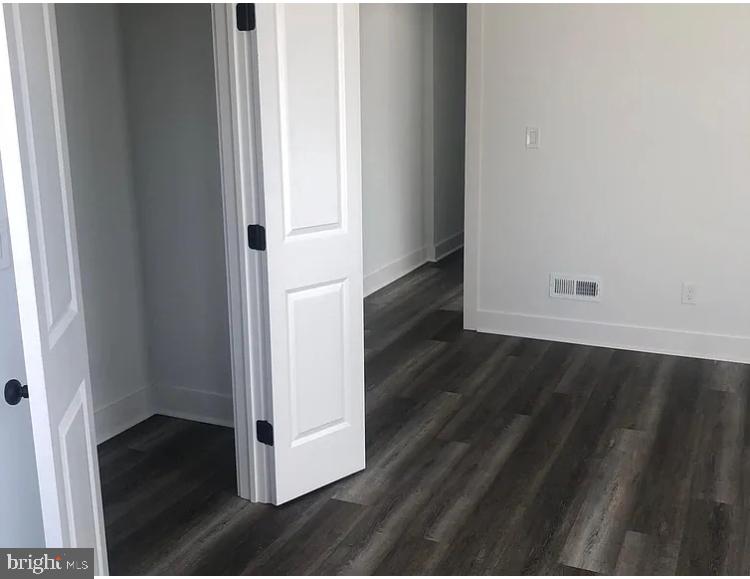 2124 E SOMERSET STREET