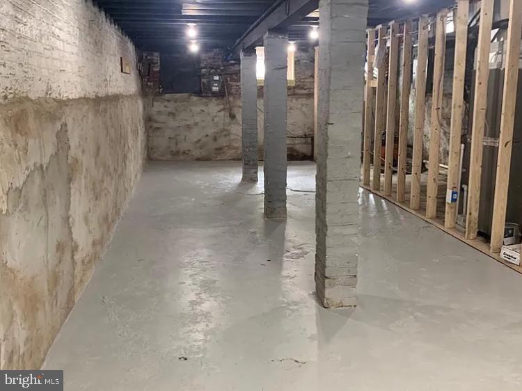 2124 E SOMERSET STREET