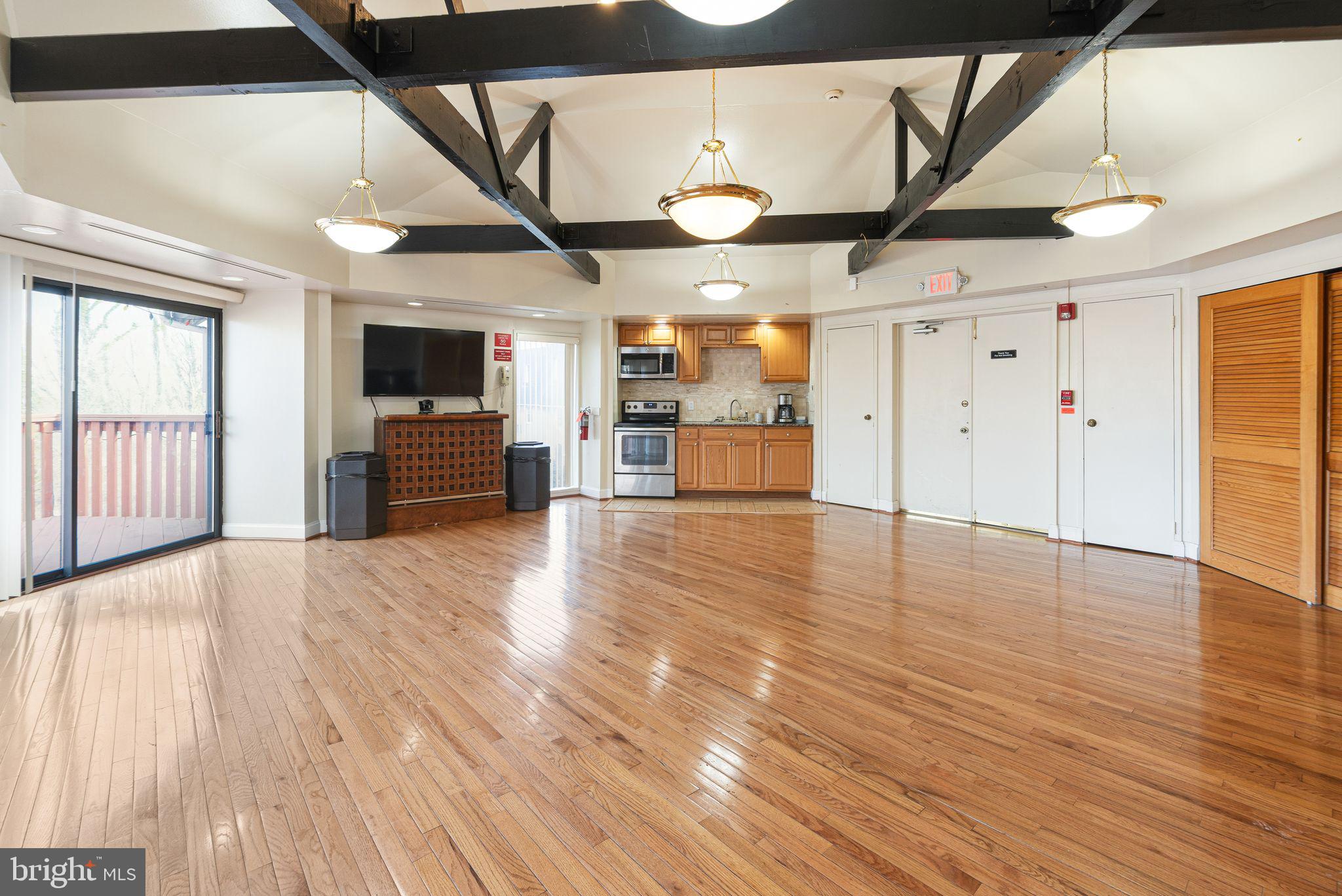 4000 GYPSY LANE 605F2