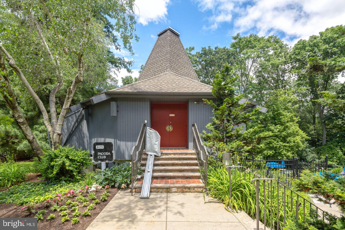 4000 GYPSY LANE 605F2