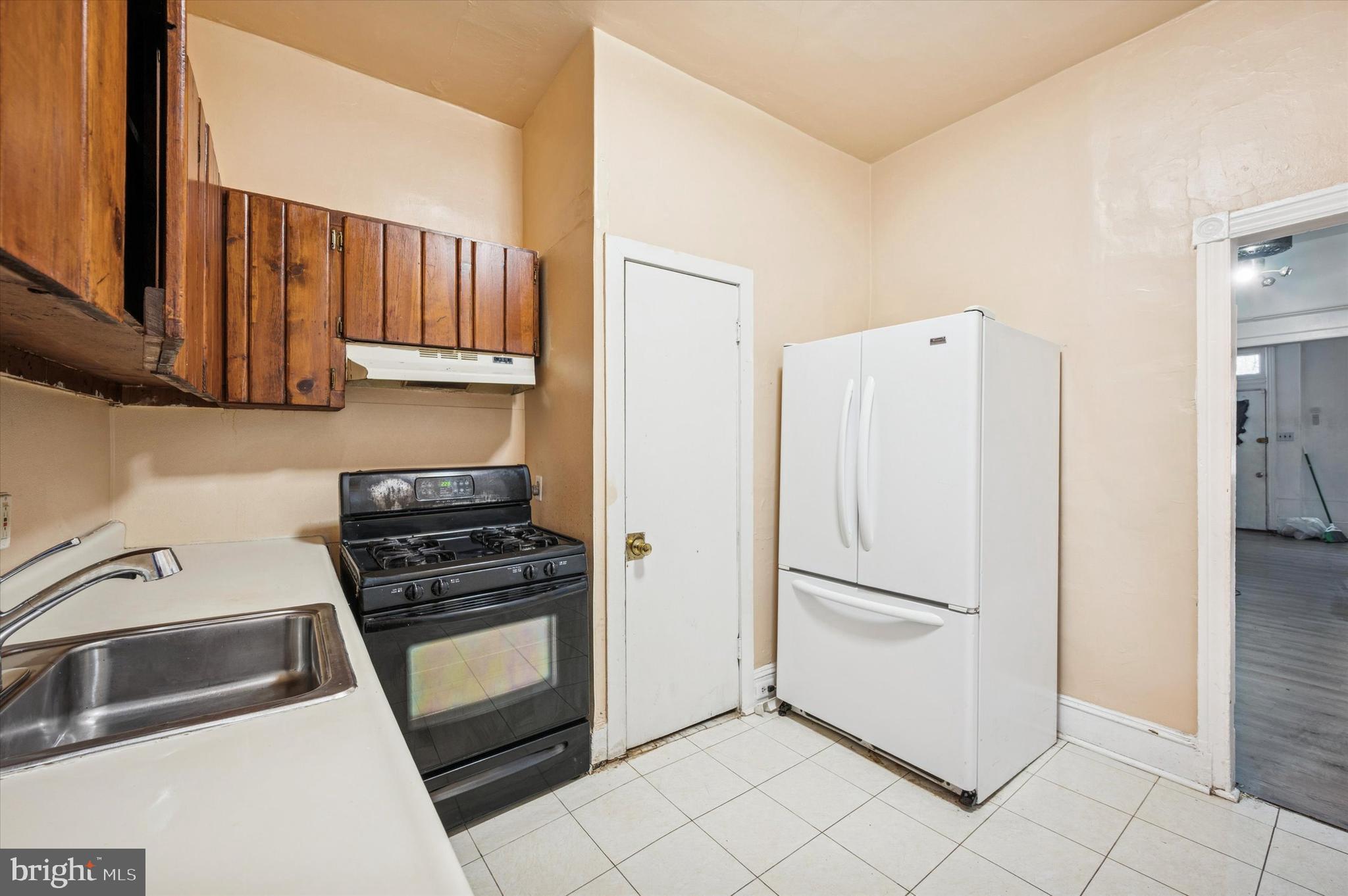 1312 E HAINES STREET