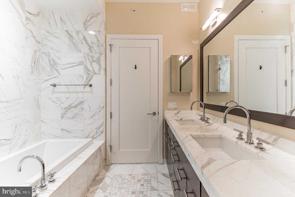 1414 S PENN SQUARE 27F