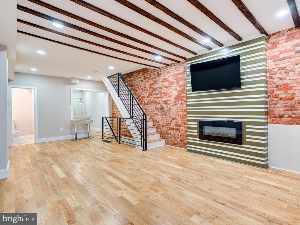 3035 CORAL STREET