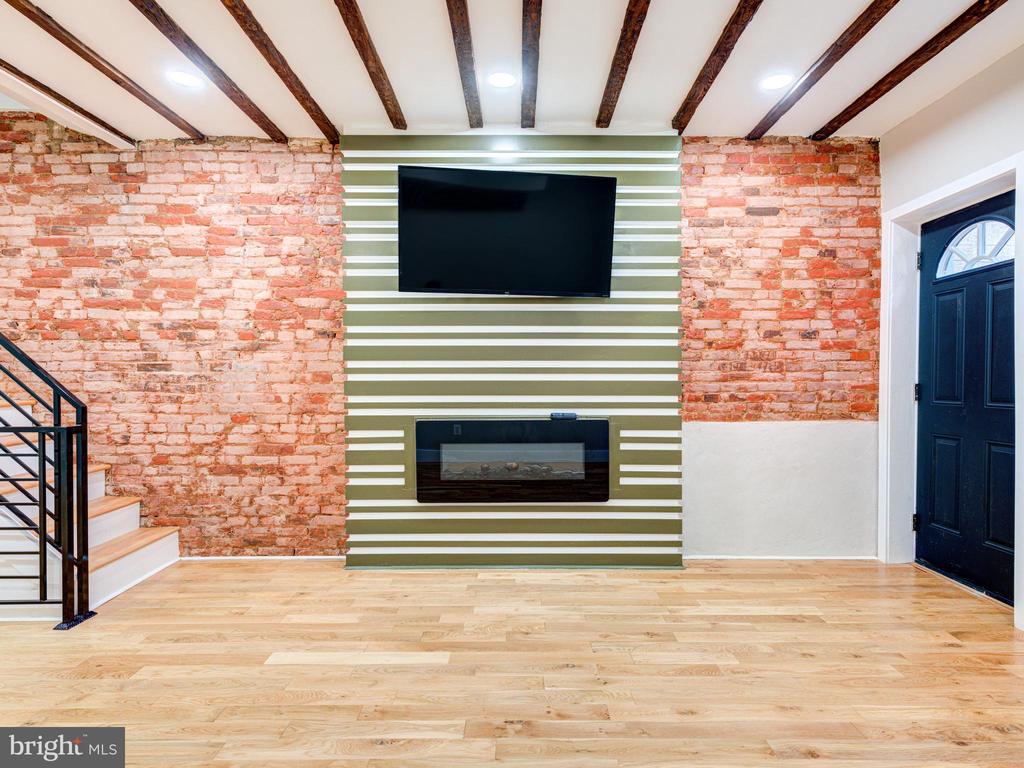 3035 CORAL STREET