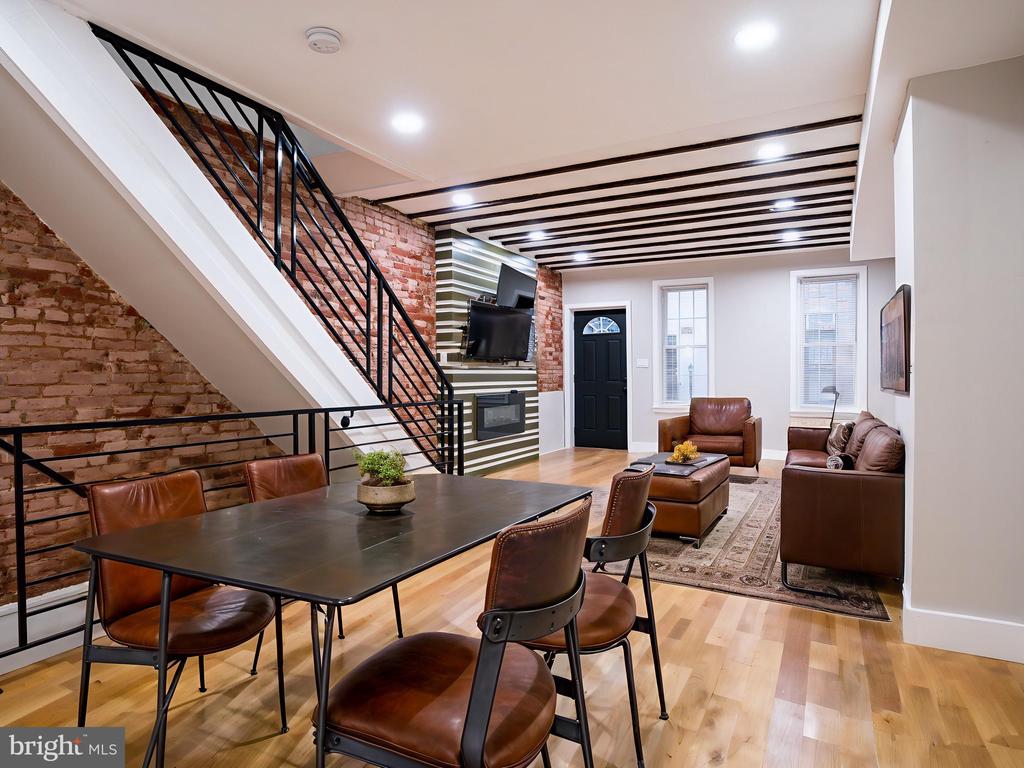 3035 CORAL STREET