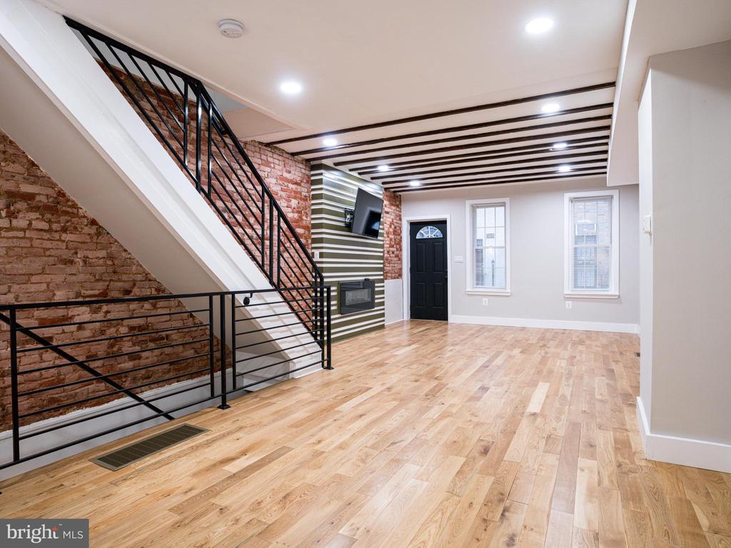 3035 CORAL STREET
