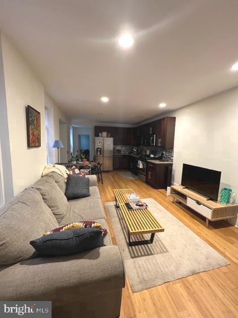 4007 SPRING GARDEN STREET 1