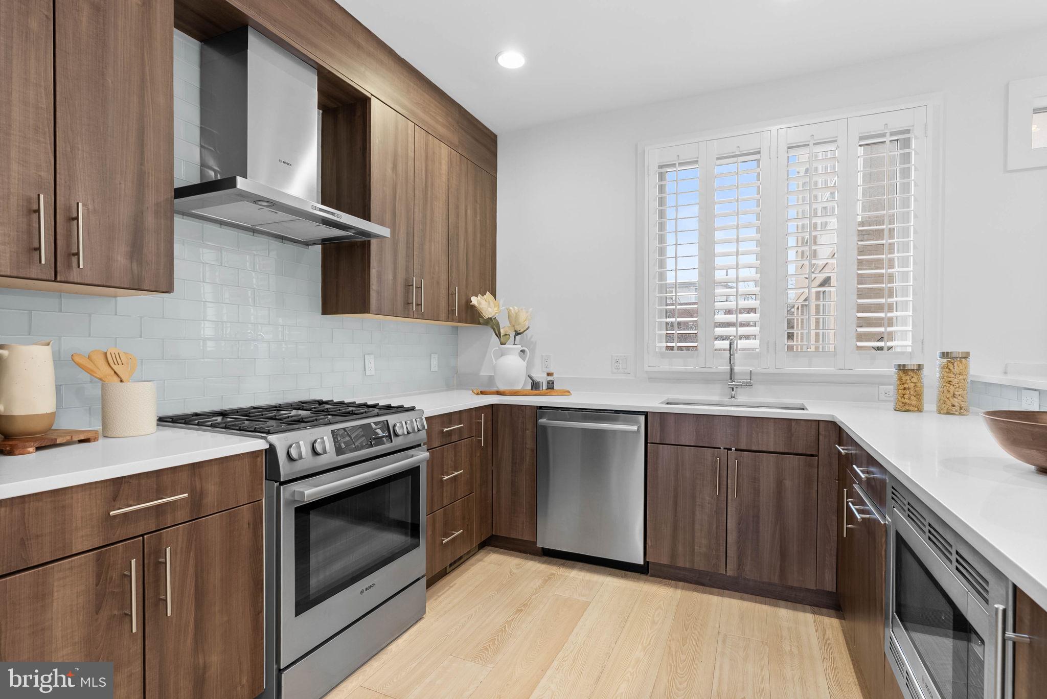 740 S COLUMBUS BOULEVARD 50