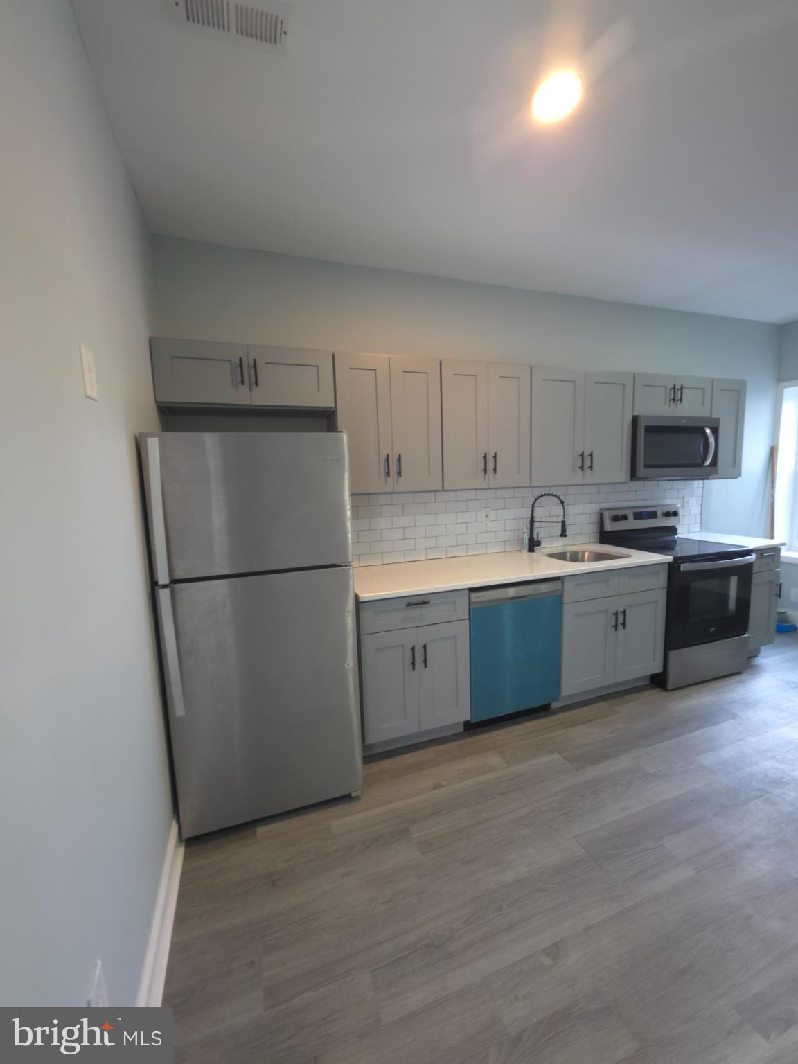 1133 W SOMERSET STREET 2