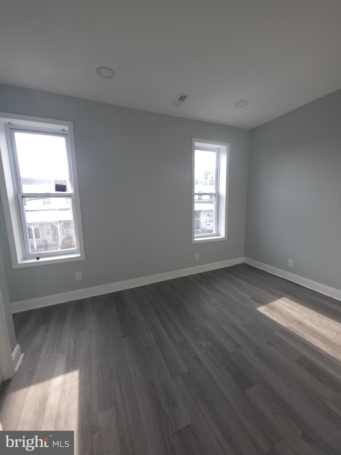 1133 W SOMERSET STREET 2