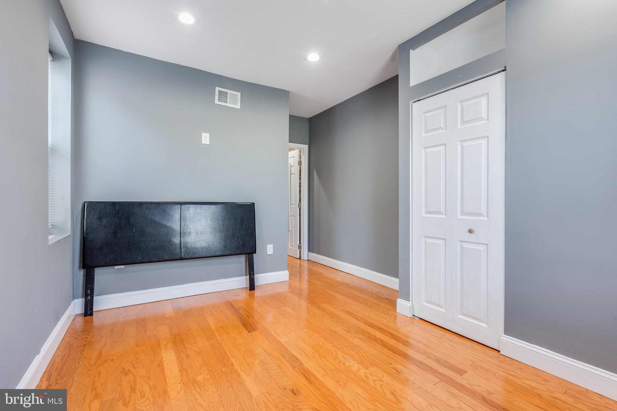 2405 W HUNTINGDON STREET