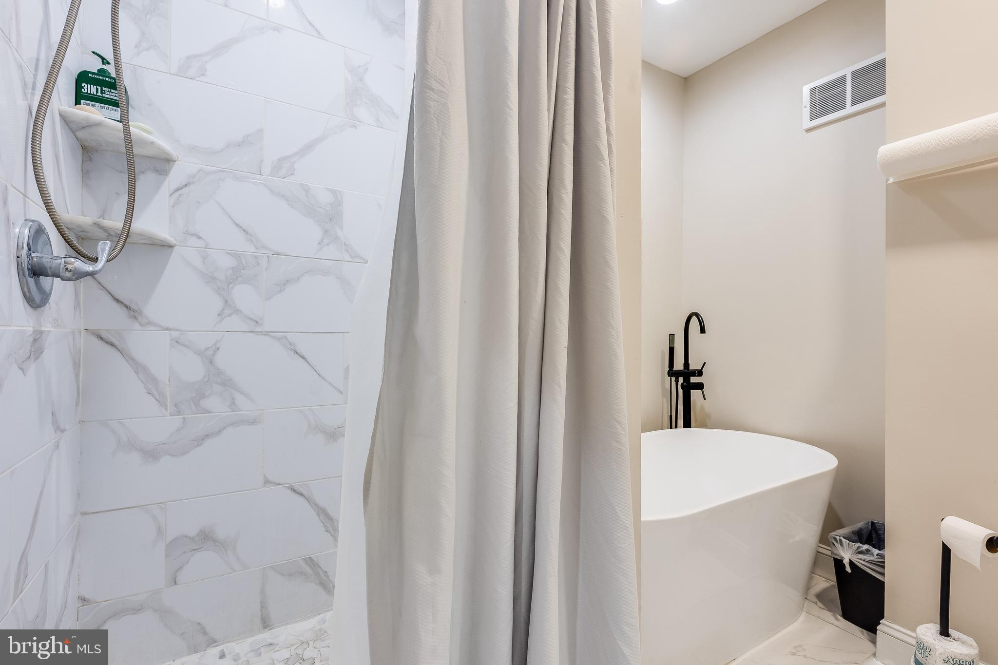 2405 W HUNTINGDON STREET