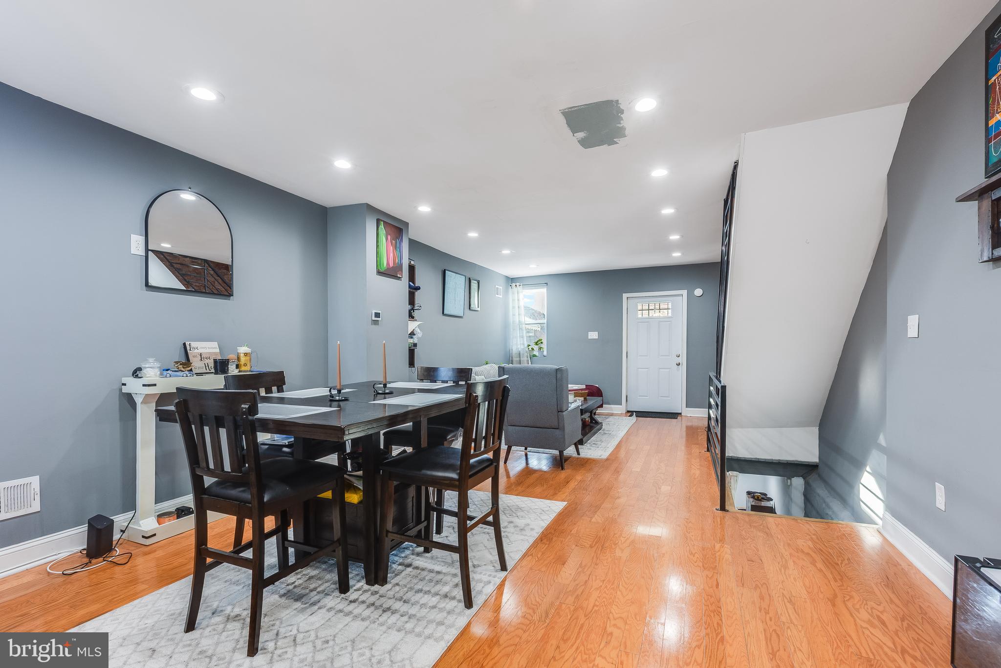 2405 W HUNTINGDON STREET