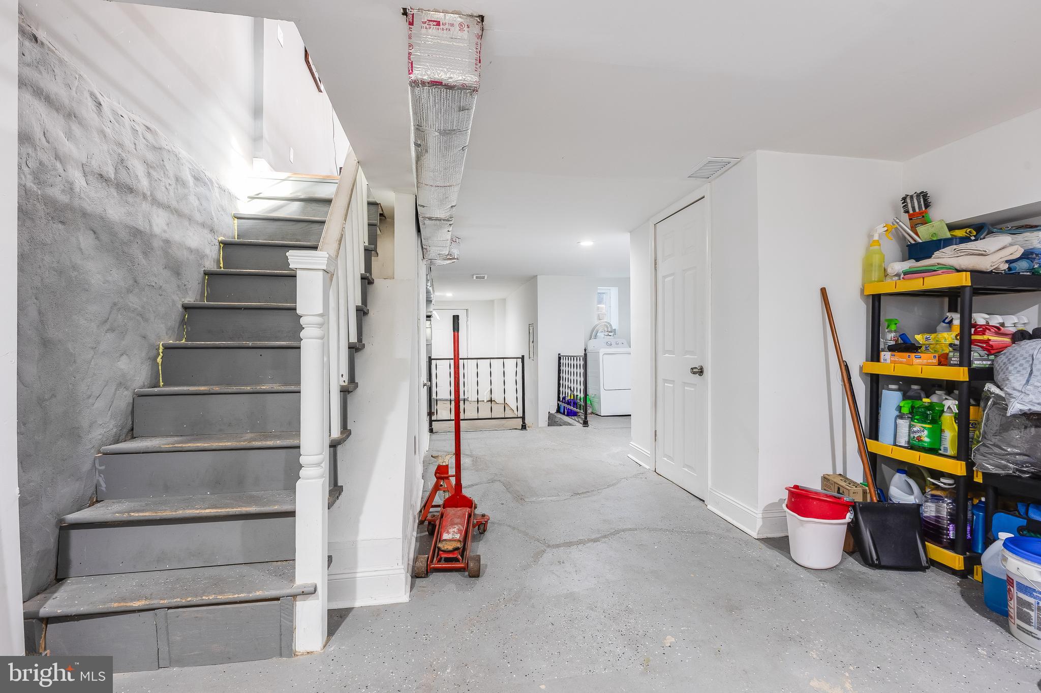 2405 W HUNTINGDON STREET