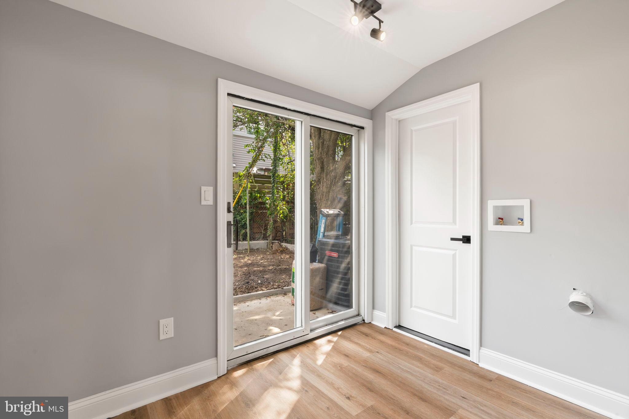 3464 DIVISION STREET