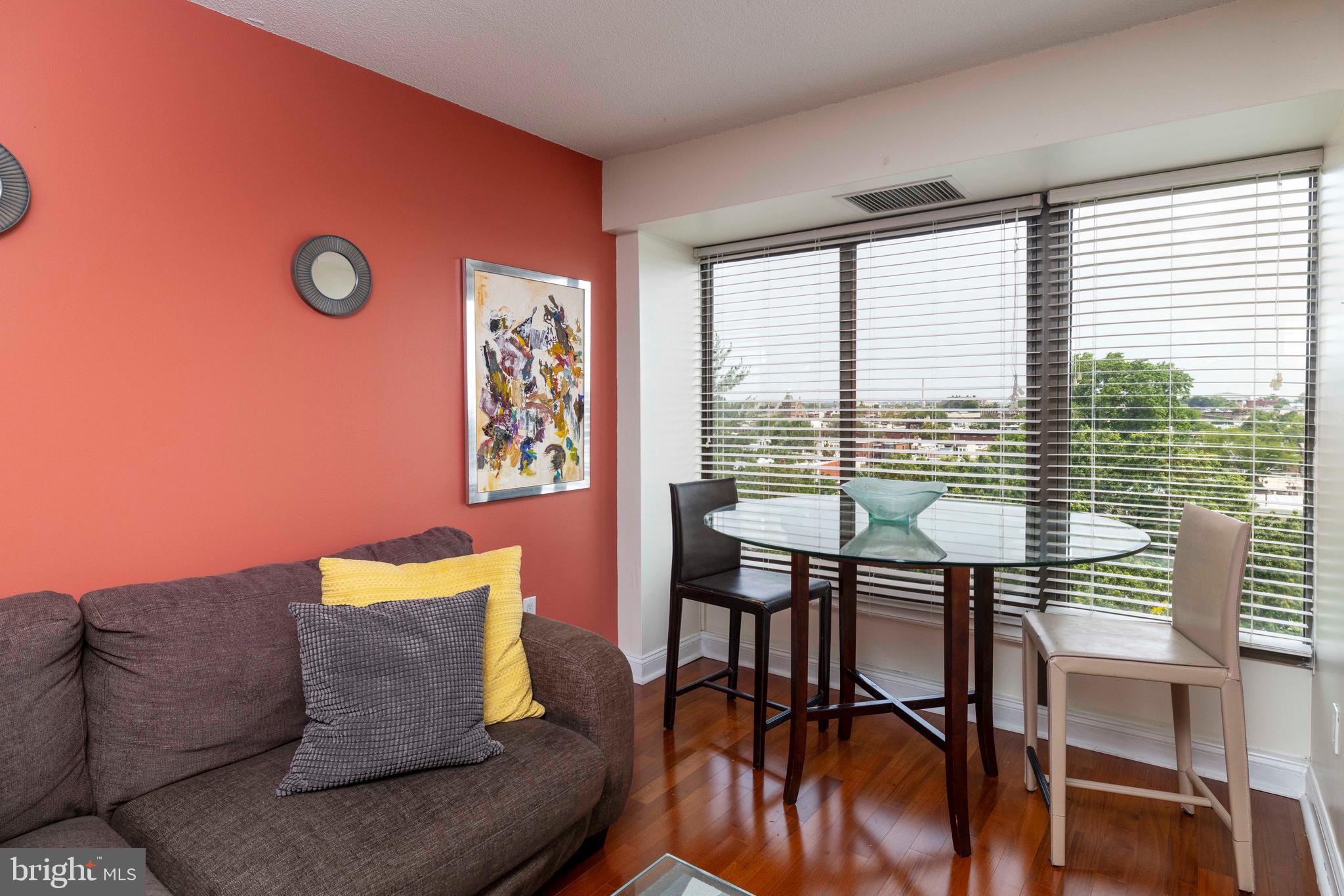 2001 HAMILTON STREET 00 925