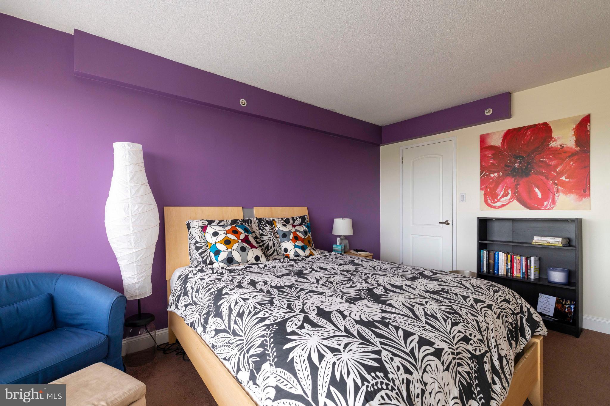 2001 HAMILTON STREET 00 925