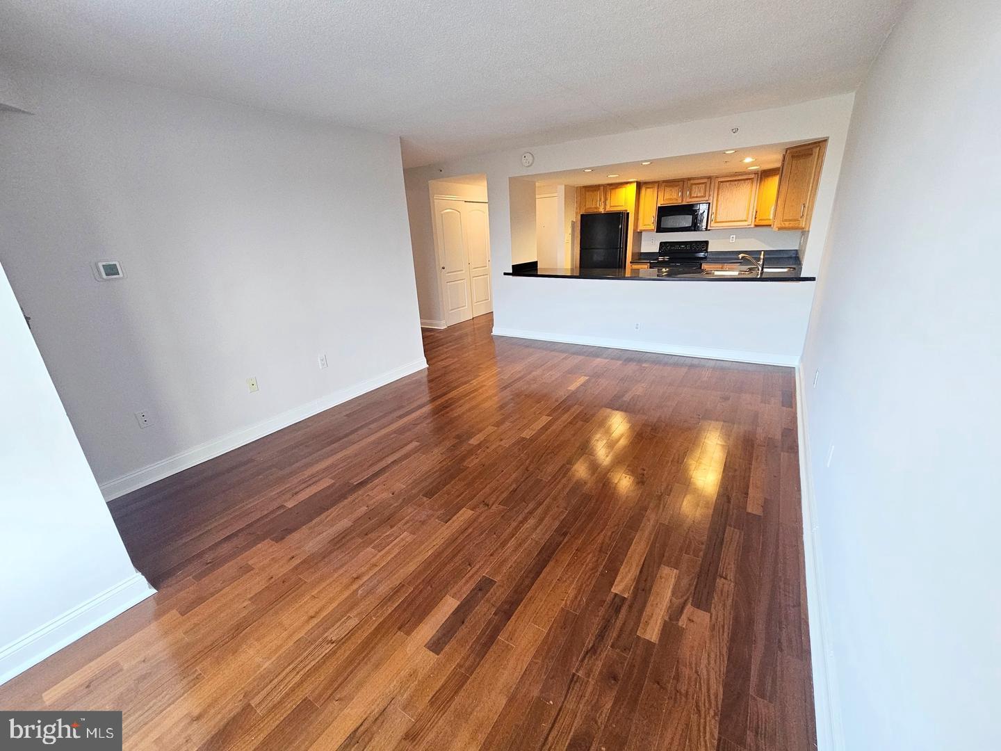 2001 HAMILTON STREET 00 925