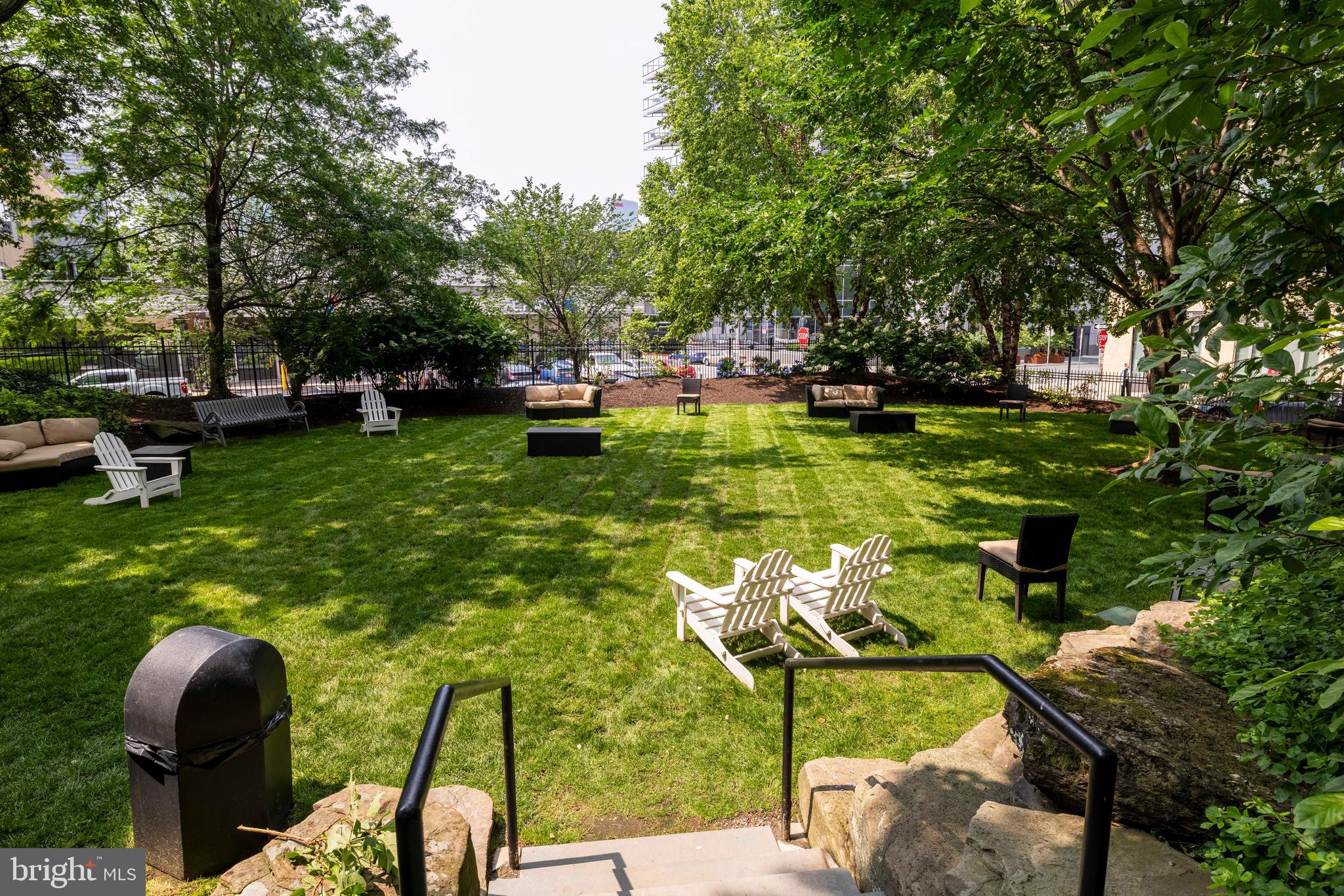 2001 HAMILTON STREET 00 925