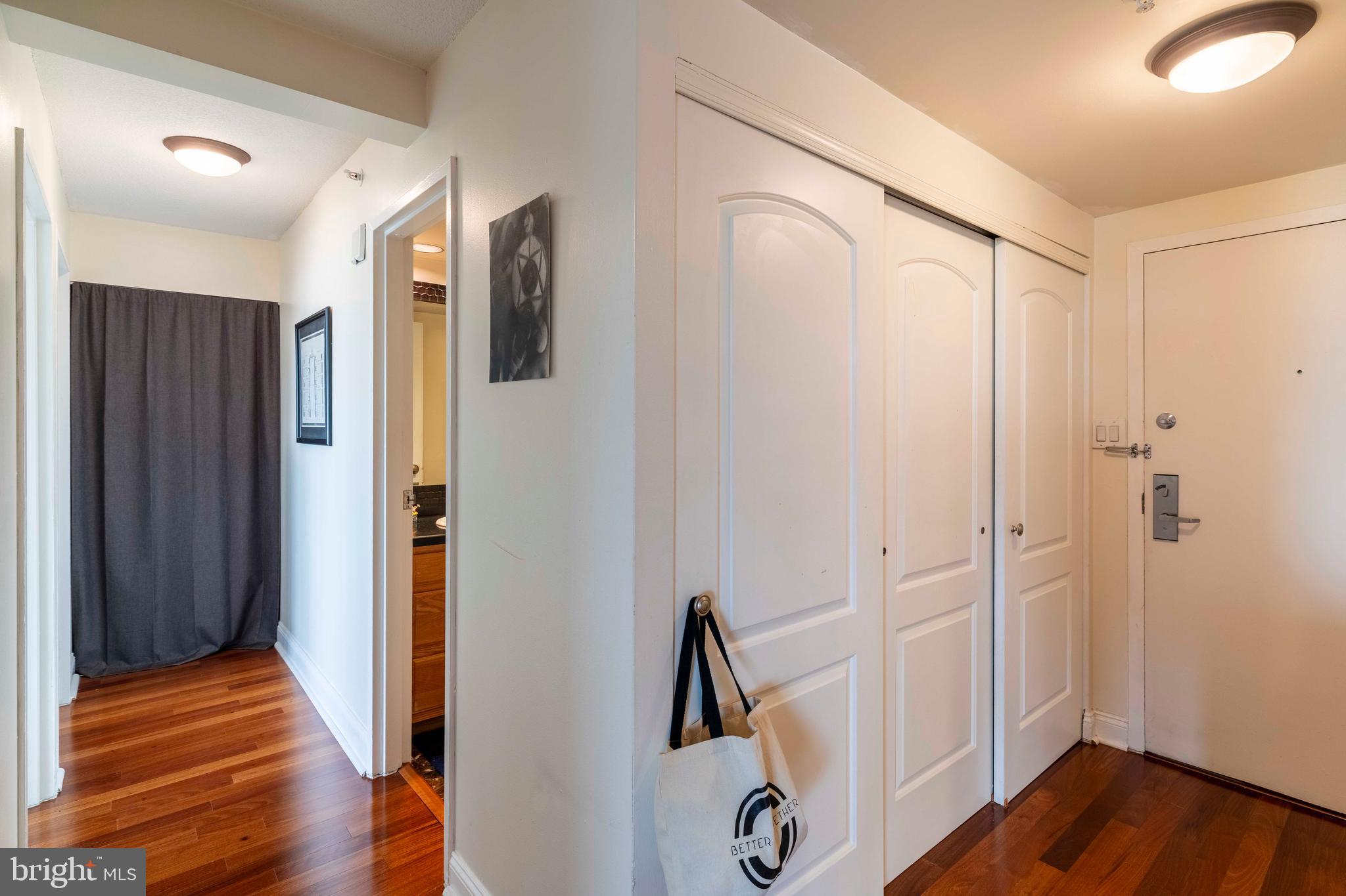 2001 HAMILTON STREET 00 925